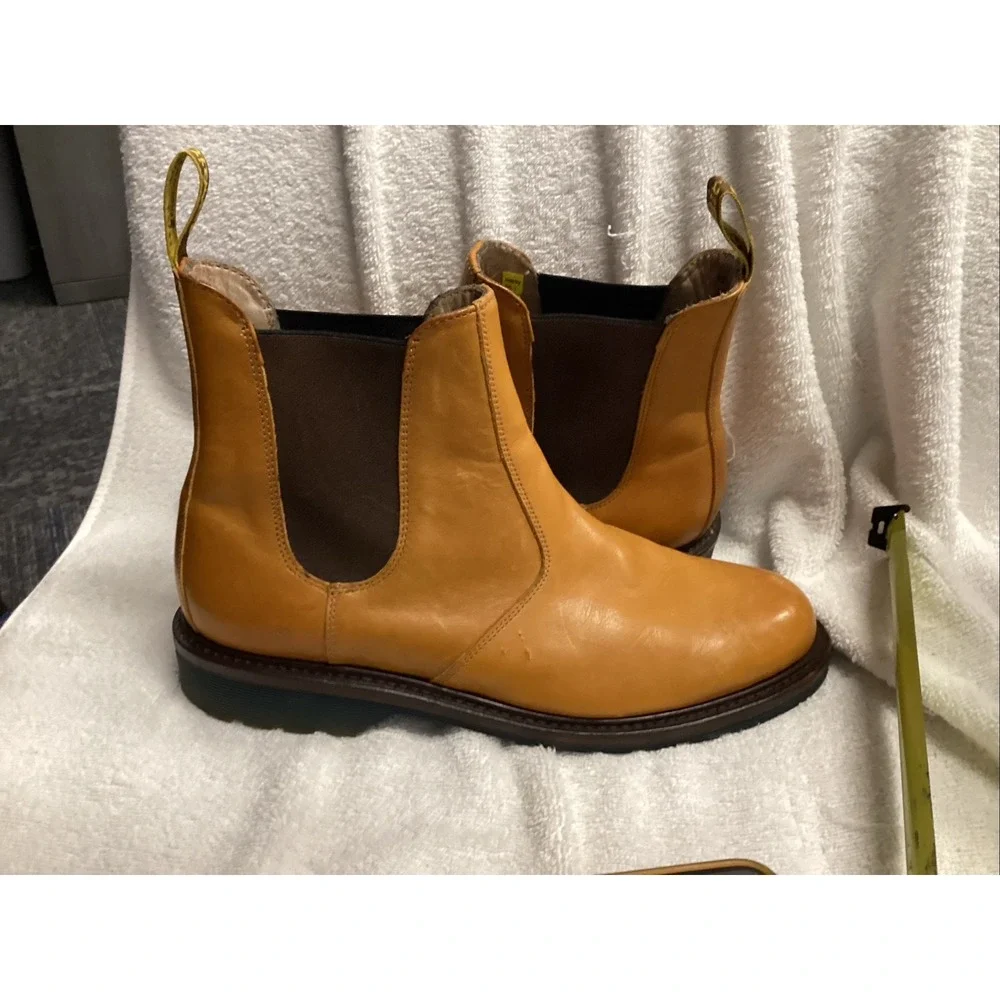 Dr. Martens Mens Tan Leather Chelsea Boots AirWair Bouncing Soles Ankle Boots